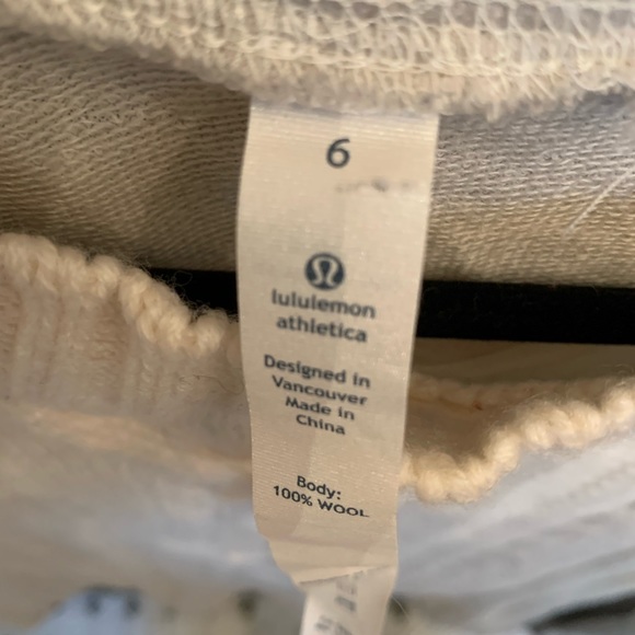 Lululemon sweater 6 - Picture 5 of 5